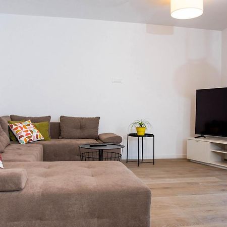 Apartment Ana Kaštela Екстериор снимка