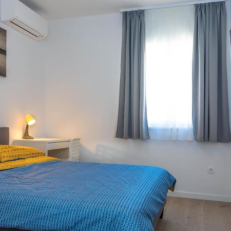 Apartment Ana Kaštela Екстериор снимка