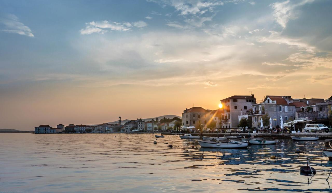 Apartment Ana Kaštela Екстериор снимка