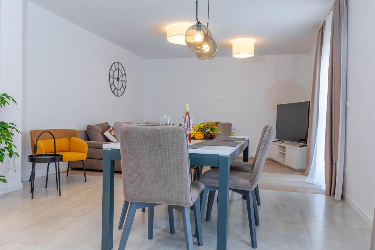 Apartment Ana Kaštela Екстериор снимка