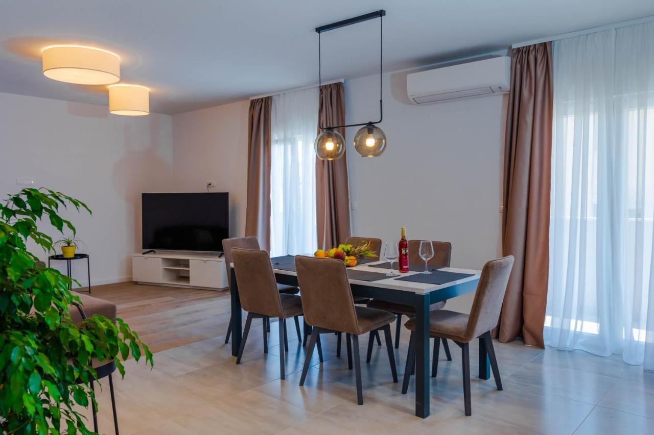 Apartment Ana Kaštela Екстериор снимка