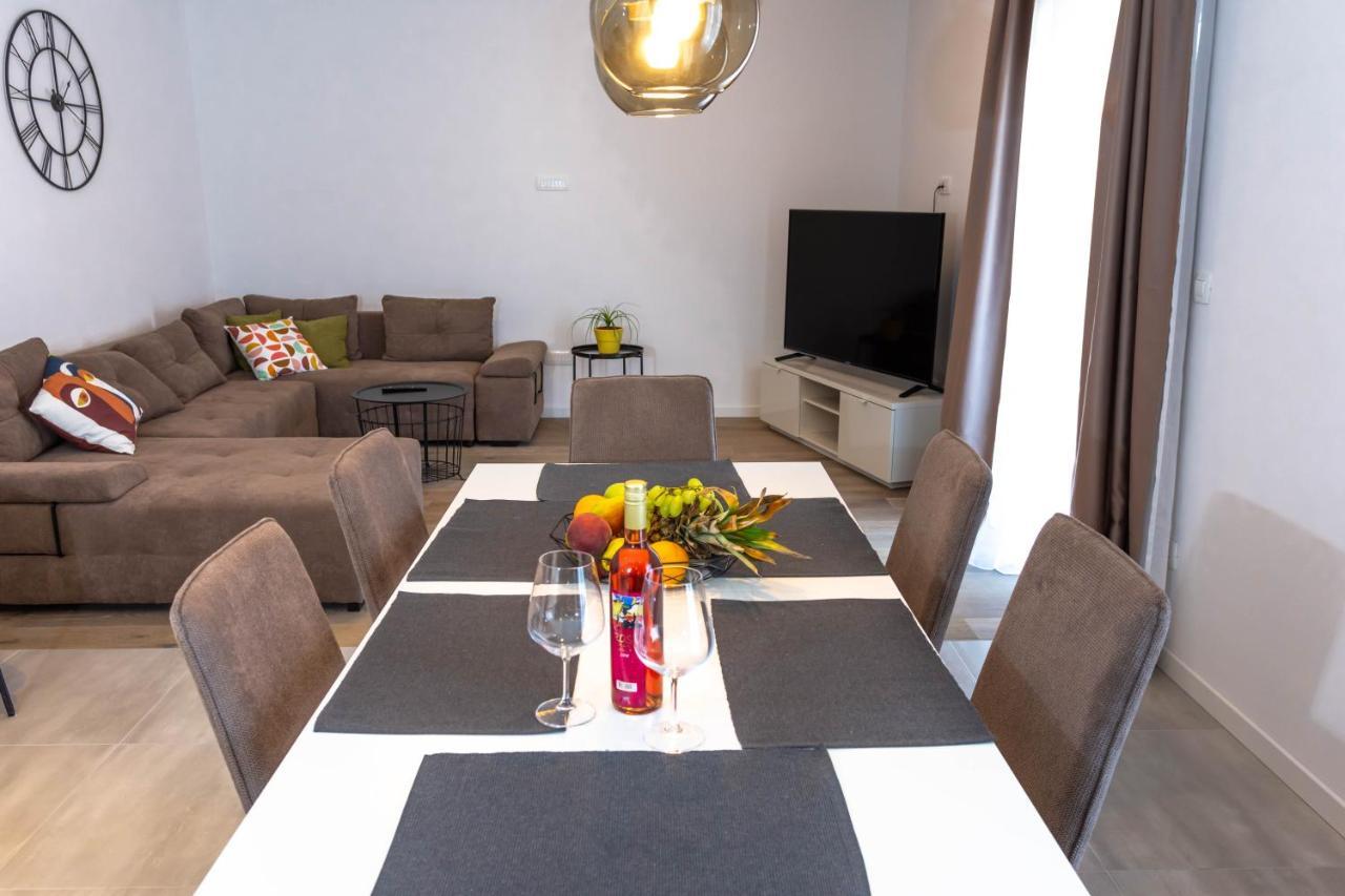 Apartment Ana Kaštela Екстериор снимка
